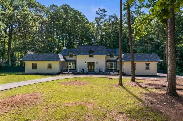 2023 Stoneleigh DR, Stone Mountain, GA 30087