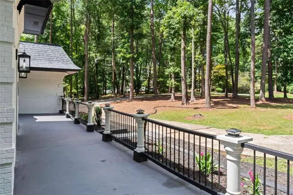 2023 Stoneleigh DR, Stone Mountain, GA 30087