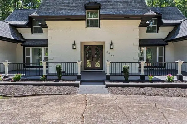 2023 Stoneleigh DR, Stone Mountain, GA 30087