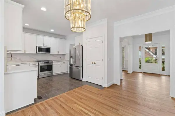 1711 Summit Glen LN, Atlanta, GA 30329