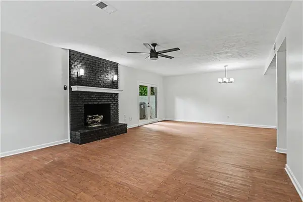 9011 Par DR, Douglasville, GA 30134