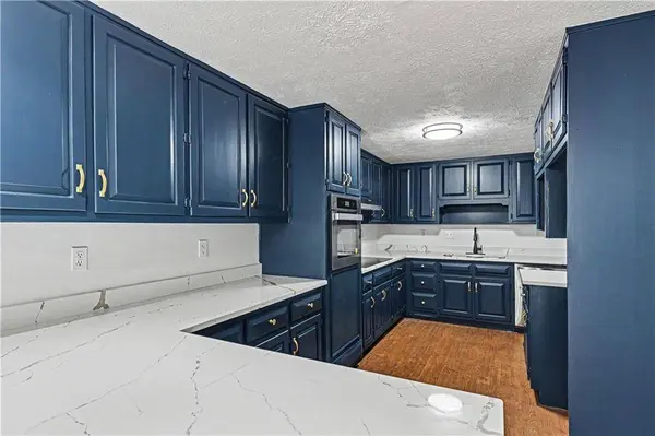 9011 Par DR, Douglasville, GA 30134