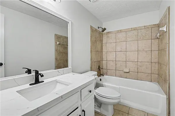 9011 Par DR, Douglasville, GA 30134