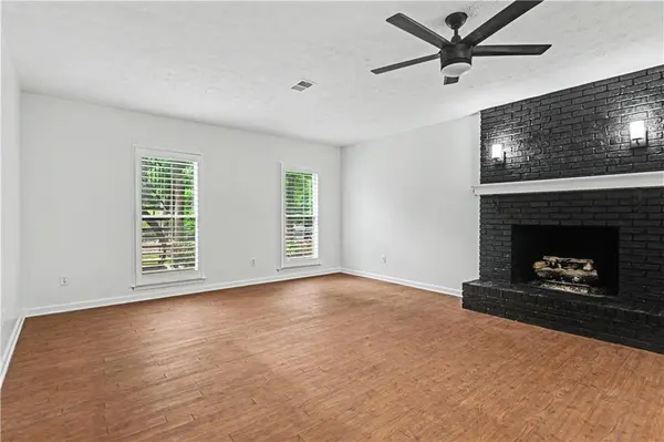 9011 Par DR, Douglasville, GA 30134