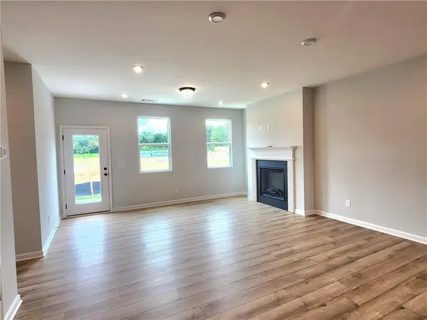848 Leraes WAY, Loganville, GA 30052