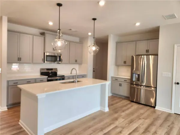848 Leraes WAY, Loganville, GA 30052