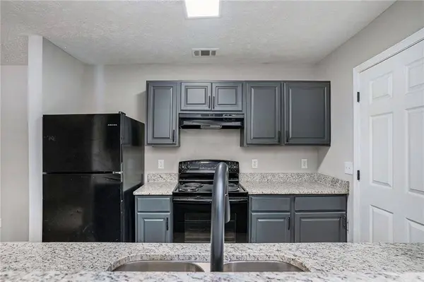 2102 Par Three WAY, Lithonia, GA 30038