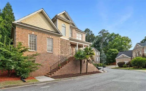 1711 Summit Glen LN, Atlanta, GA 30329