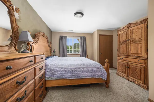 4835 Easy 11 St, Delafield, WI 53029