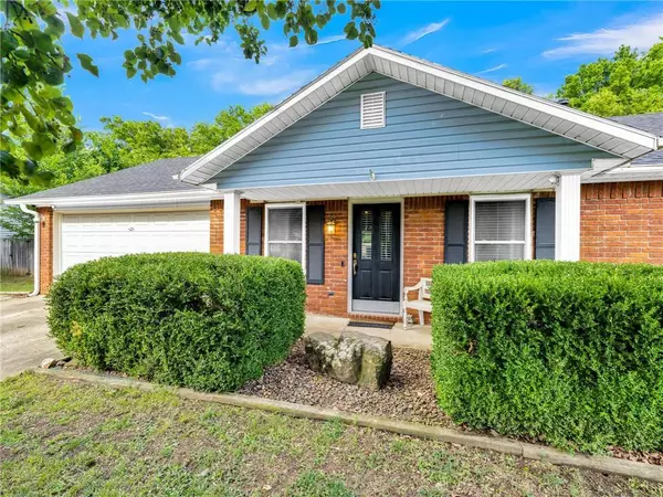 224 N Christy Ln, Farmington, AR 72730