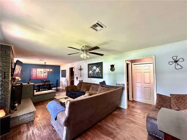 402 Phillips St, West Fork, AR 72774