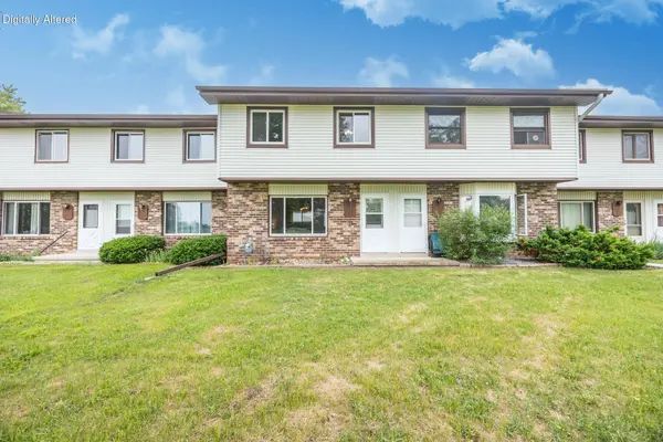 864 Kings Ct, Fond Du Lac, WI 54935