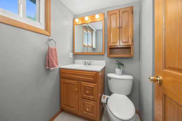 864 Kings Ct, Fond Du Lac, WI 54935