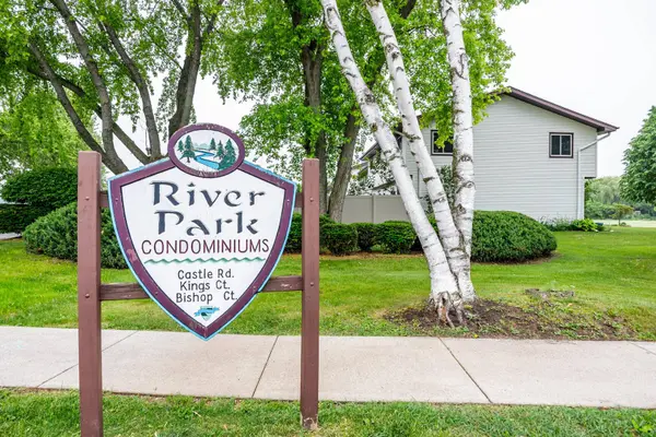 864 Kings Ct, Fond Du Lac, WI 54935