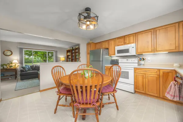 864 Kings Ct, Fond Du Lac, WI 54935