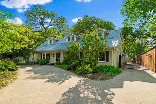 1204 Forrest Dr, Arlington, TX 76012-2407