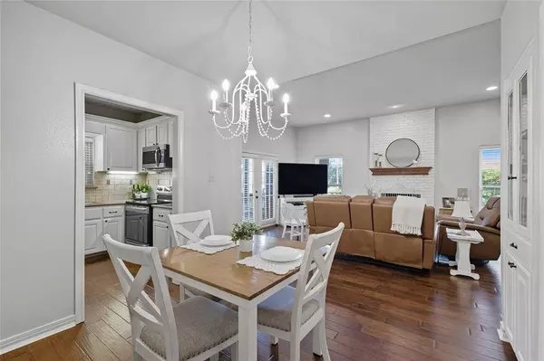 5843 Lake Point Drive, Arlington, TX 76016