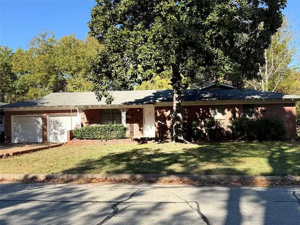 7005 Robinhood Lane, Fort Worth, TX 76112