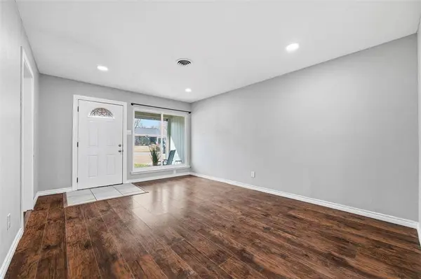 1311 Coke Drive, Arlington, TX 76010