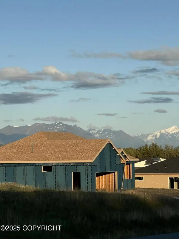 6645 E Gateway DR, Palmer, AK 99645