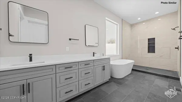 2529 S Sanctuary DR, Palmer, AK 99645