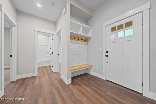 2194 S Skyward View CIR, Palmer, AK 99645