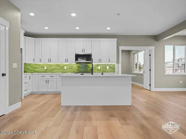 6672 E Gateway DR, Wasilla, AK 99654