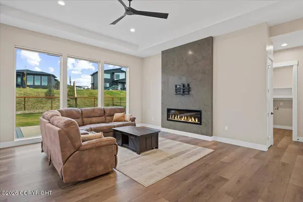 2402 S S Sunrise View CIR, Wasilla, AK 99645