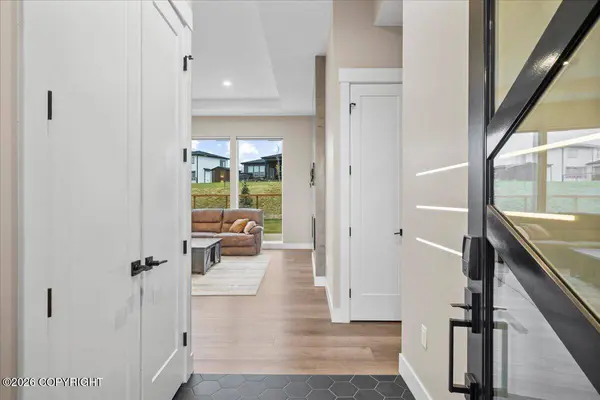 2402 S S Sunrise View CIR, Wasilla, AK 99645