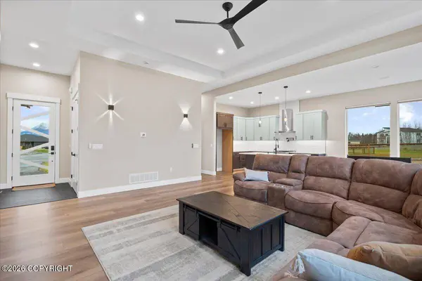 2402 S S Sunrise View CIR, Wasilla, AK 99645