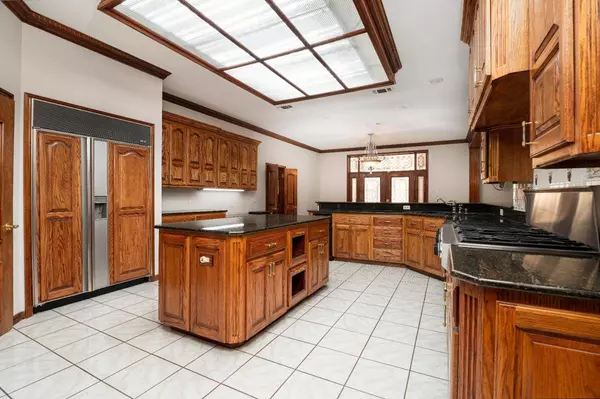 2404 York Avenue, Lubbock, TX 79407