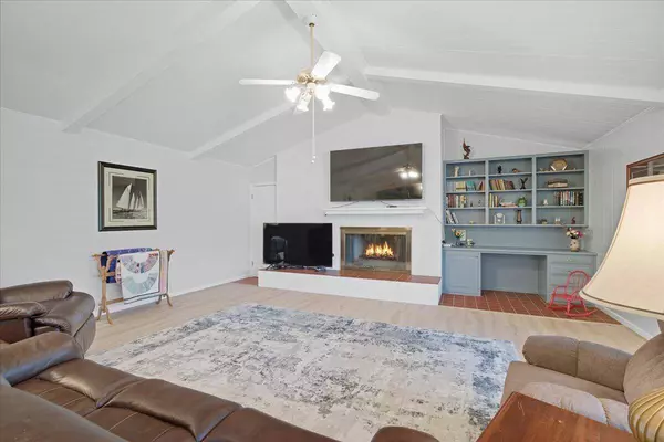 33rd Street, Lubbock, TX 79411