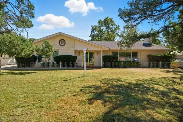 33rd Street, Lubbock, TX 79411