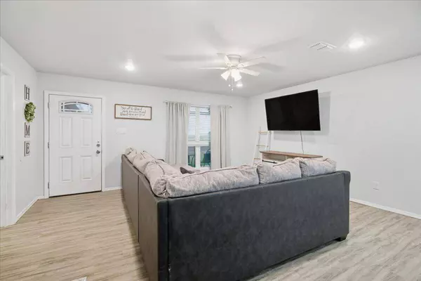 10th Place, Lubbock, TX 79416