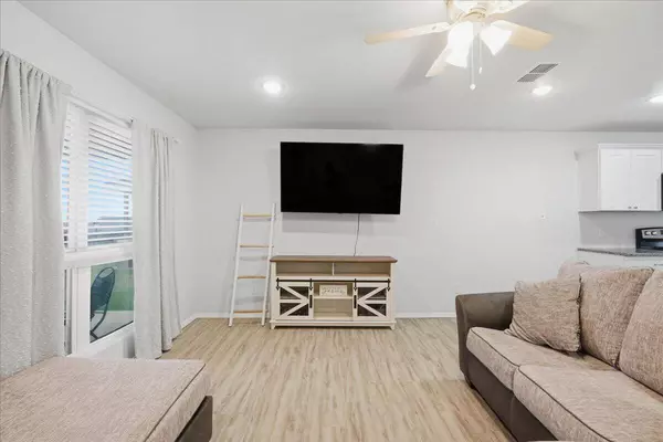 10th Place, Lubbock, TX 79416