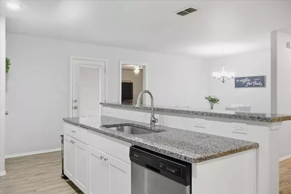 10th Place, Lubbock, TX 79416