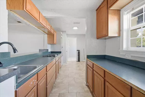 31st Street, Lubbock, TX 79410