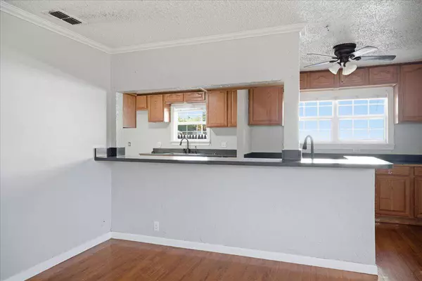 31st Street, Lubbock, TX 79410