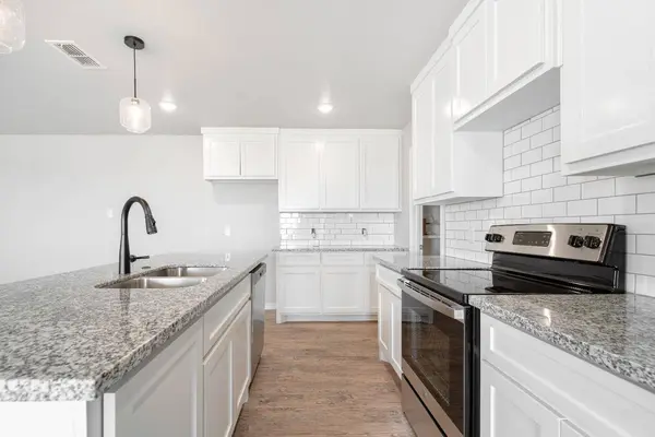 1407 17th Street ##A-B, Shallowater, TX 79363