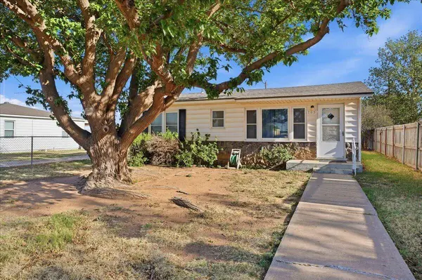 705 11th Street, Shallowater, TX 79363