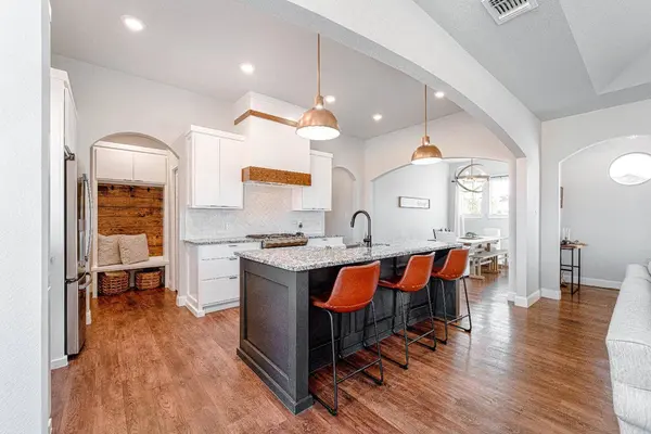 704 N 8th Street, Wolfforth, TX 79382