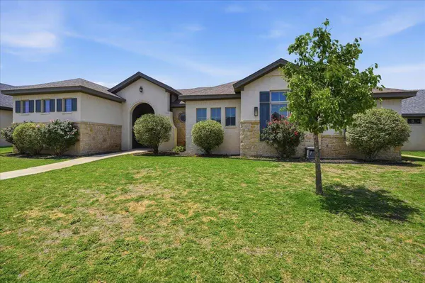 704 N 8th Street, Wolfforth, TX 79382