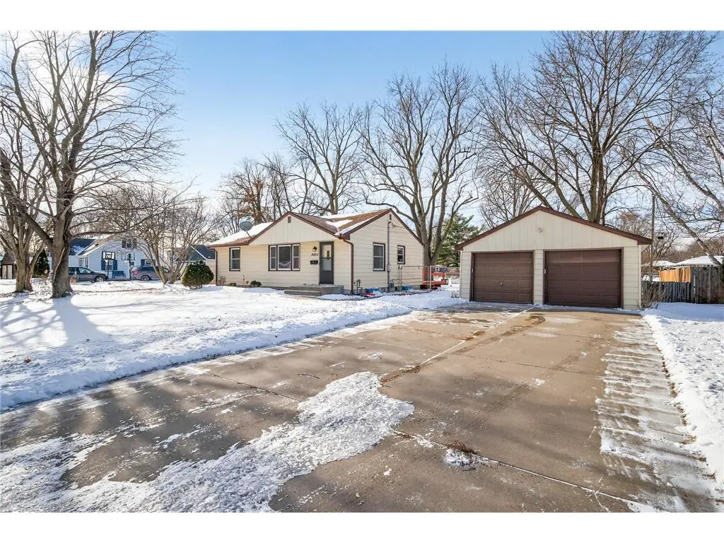 8624 Columbus Ave S, Bloomington, MN 55420-3014