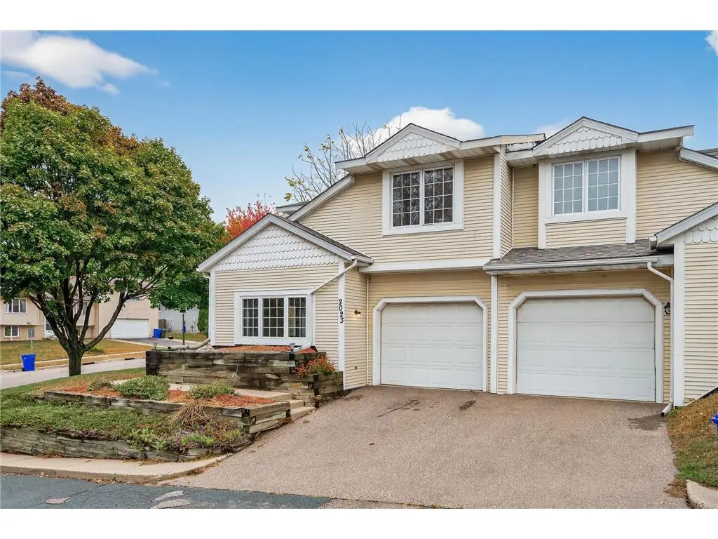 2023 Parkside Dr, St Paul, MN 55119-4673