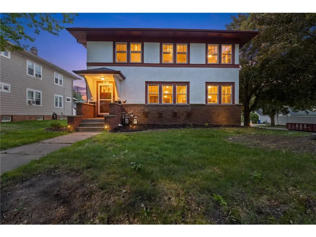 1883 St Clair Ave, St Paul, MN 55105-1646