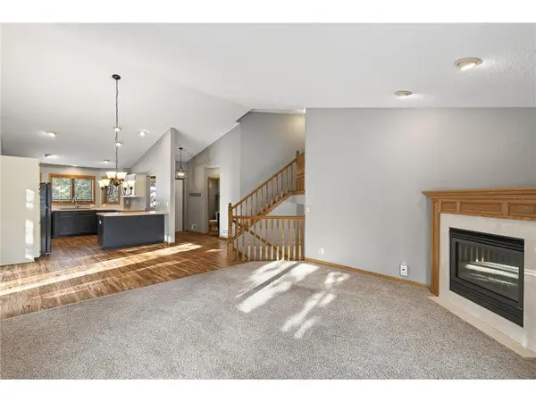 800 Griffin Ave, Mahtomedi, MN 55115-1711