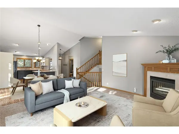 800 Griffin Ave, Mahtomedi, MN 55115-1711