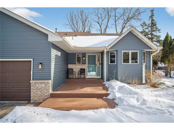 800 Griffin Ave, Mahtomedi, MN 55115-1711