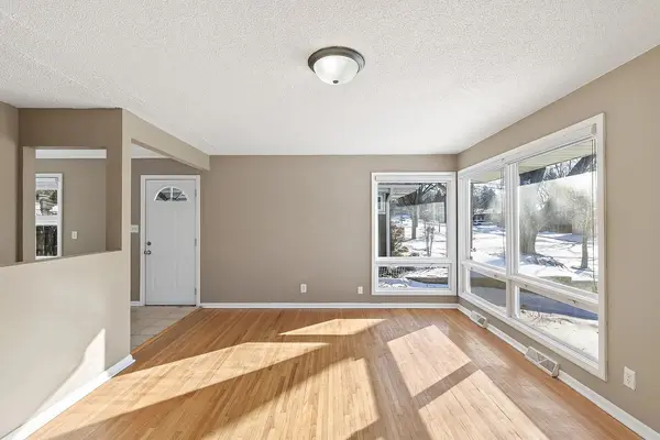 1589 Euclid St, St Paul, MN 55106-5903
