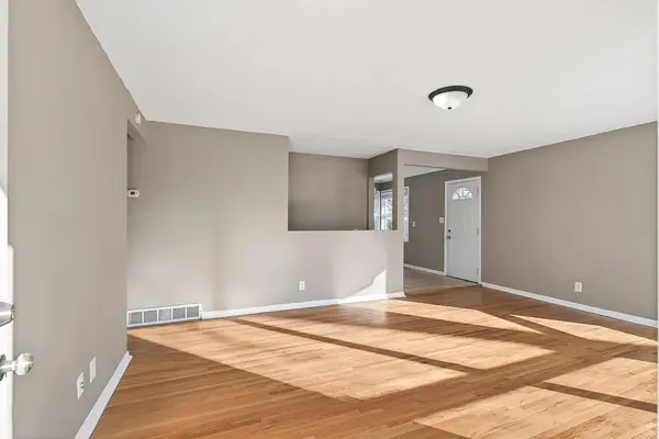1589 Euclid St, St Paul, MN 55106-5903